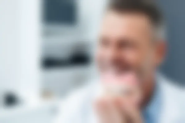 鞍山时代口腔门诊部牙周病治疗现仅需600元起，原价800元起，助您拥有健康自信的微笑，优惠活动不容错过！