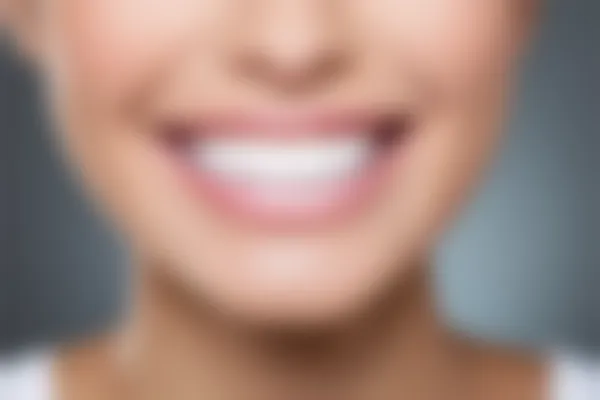 湖北襄阳微笑口腔医院牙周治疗价格表：原价3000元起，现优惠价仅需2500元起，快来把握机会，拥有健康的微笑！