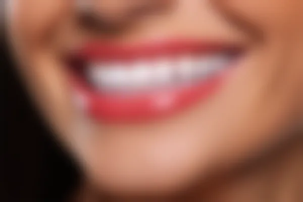 西安长百口腔门诊部种植牙优惠活动：原价8000元起，现仅需6800元起，助您快速拥有健康美丽的牙齿！活动时间有限，抓紧机会！