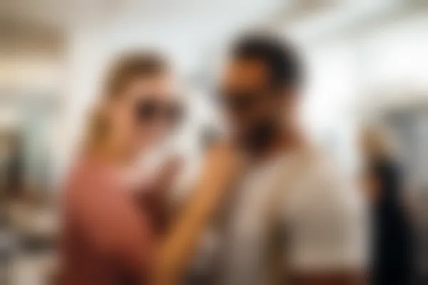 厦门亮媞整形外科门诊部假体隆鼻现推出优惠价，仅需6800元起，原价8000元起，优异机会，速来咨询！