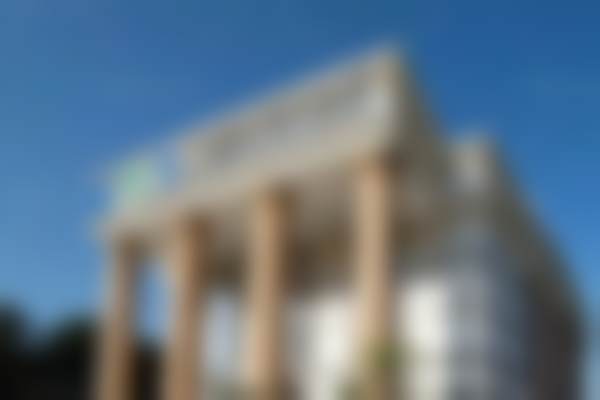 广州爱尔眼科医院高汝龙教授全飞秒近视手术13800元起，微创无瓣摘镜更安全